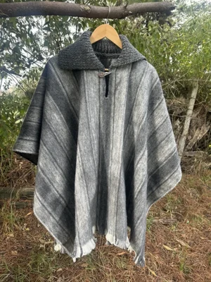 Ruana Cuello Camisero