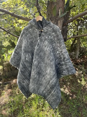 Ruana con Gorro 100% lana oveja