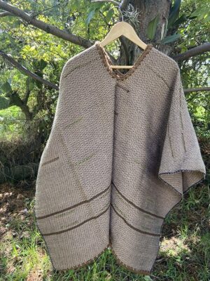 Ruana Colores<br>Clásica Café