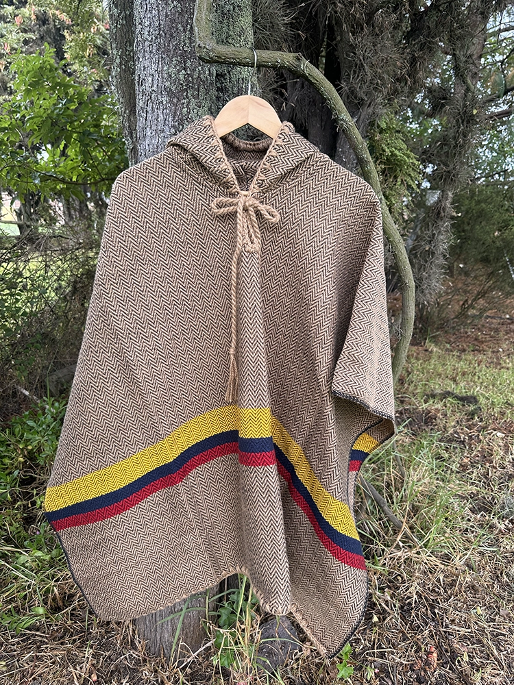 Ruana Colores <br> con Gorro Colombia 1 Ruana Gorro Colombia