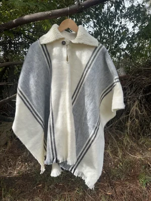 Ruana Cuello Camisero