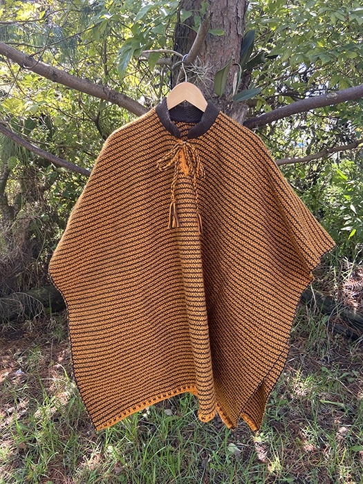 Ruana Colores<br>Cuello Mao Amarilla 1 Ruana Colores