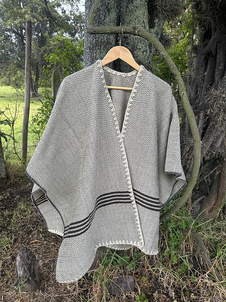 Ruana Colores<br> Abierta Rayas Gris 4 Ruana Abierta Colores
