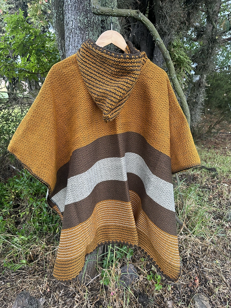 Ruana Colores<br>con Gorro Amarillo 3 Ruana Colores Gorro
