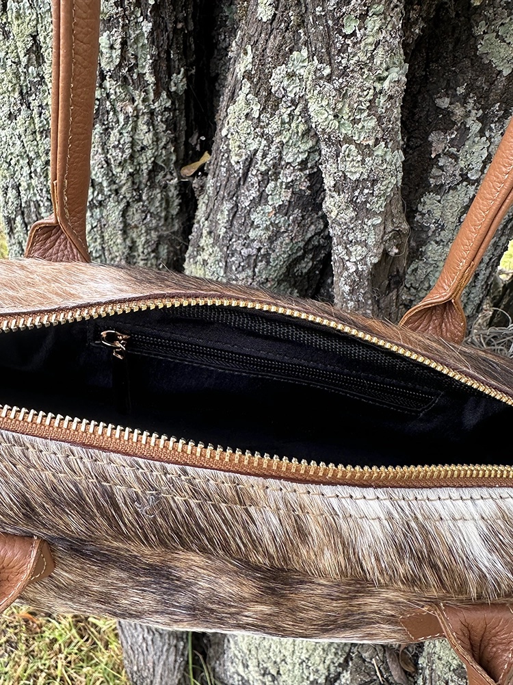 Bolso Neceser<br> Vaquita Miel 3 Bolso Neceser<br> Vaquita Miel - Imagen 3